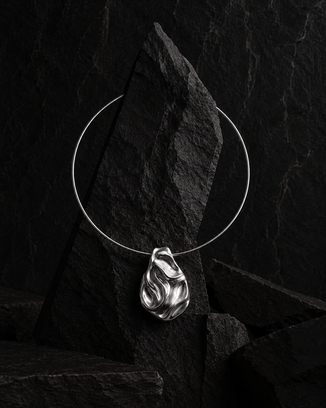 COLLAR PEREGRINA
